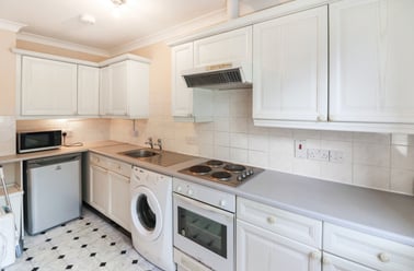 Swan Court, City Centre, Oxford - Image 3