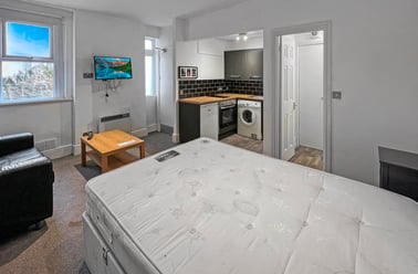 Cathedral Road, Riverside, Cardiff - Image 2