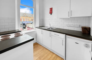 City Road, Plasnewydd, Cardiff - Image 2