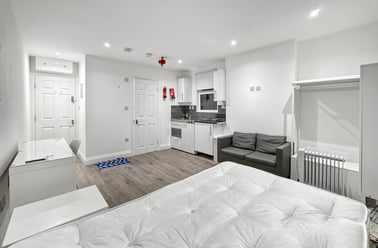 Ivy Road, Cricklewood, London - Image 2