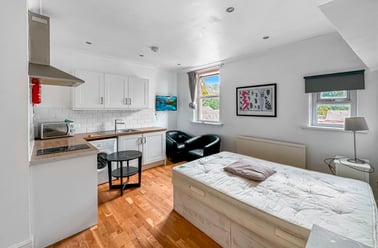 Cathedral Road, Riverside, Cardiff - Image 2