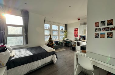 Ivy Road, Cricklewood, London - Image 2