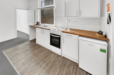 Newport Road, Roath, Cardiff - Image 2