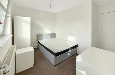 b Clayponds Lane, Chiswick, London - Image 2