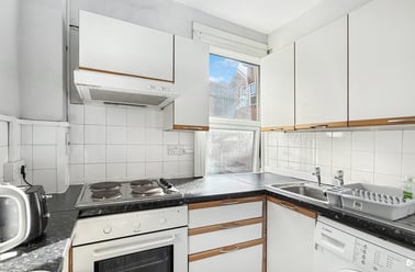 Cowley Road, City Centre, Oxford - Image 2
