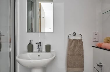 Superior Plus Studio, The Quarry, Penwerris Lane, City Centre, Falmouth - Image 3
