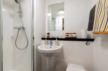 Standard Studio, Carrick View, 110 Kimberley Park Road, City Centre, Falmouth - Image 2