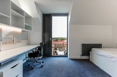 Deluxe Studio, Parish Hall, Church Road, Egham - Image 2