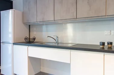 The Big Park Hill Room 2-Bed Apartment, Béton House, Rhodes Street, Park Hill, Sheffield - Image 2