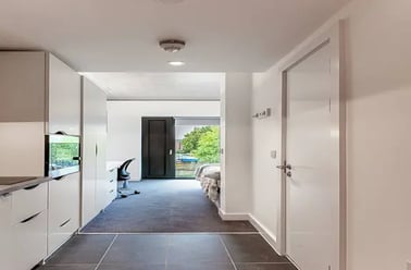 Penthouse Studio, Parish Hall, Church Road, Egham - Image 2