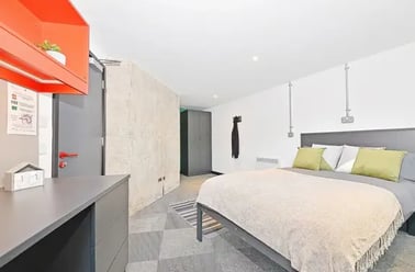 The Park Hill Room 2-Bed Apartment, Béton House, Rhodes Street, Park Hill, Sheffield - Image 2