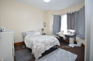 Regent Terrace, Hyde Park, Leeds - Image 2