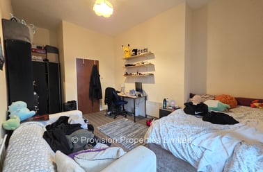 Moorland Road, Hyde Park, Leeds - Image 2