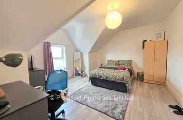 Brudenell Road, Hyde Park, Leeds - Image 3