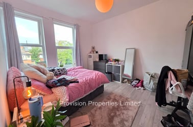 Brudenell Road, Hyde Park, Leeds - Image 2
