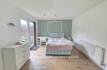 Consort View, Hyde Park, Leeds - Image 2