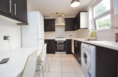 Cross Speedwell Street, Woodhouse, Leeds - Image 3