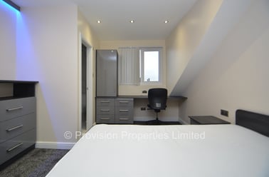 Victoria Road, Hyde Park, Leeds - Image 3