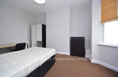 Ridgeway Terrace, Rampart Road, Leeds - Image 3