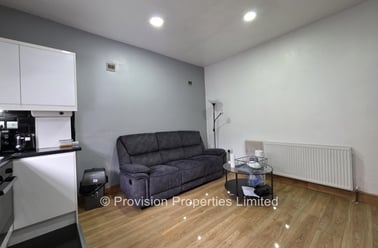 Thornville Mount, Hyde Park, Leeds - Image 3