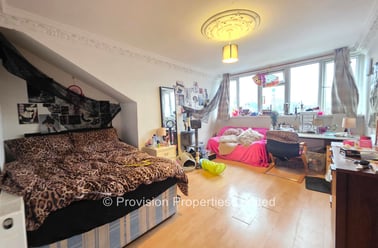 Mayville Avenue, Burley, Leeds - Image 3
