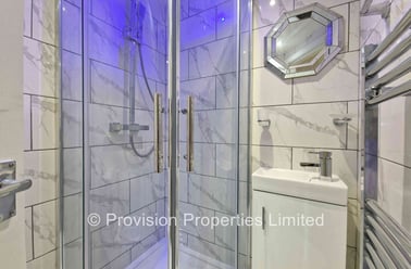 Cliff Road, Rampart Road, Leeds - Image 2