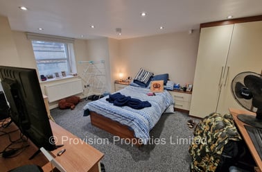 North Grange Road, Headingley, Leeds - Image 2