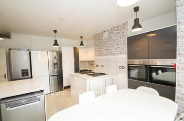 Moorland Avenue, Hyde Park, Leeds - Image 3