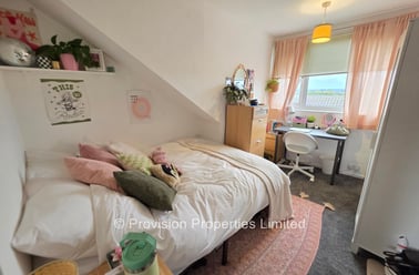 Ebor Mount, Hyde Park, Leeds - Image 2