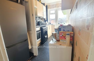 Hessle Avenue, Hyde Park, Leeds - Image 3