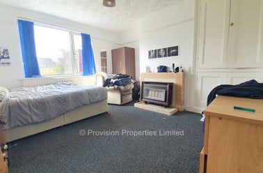 Hessle Avenue, Hyde Park, Leeds - Image 2