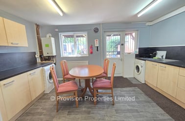 Well Close Rise, Woodhouse, Leeds - Image 2