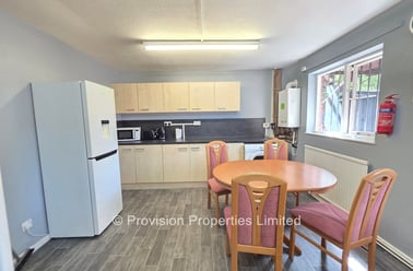 Well Close Rise, Woodhouse, Leeds - Image 3