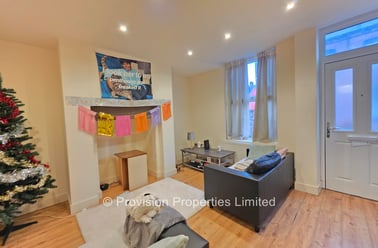 Harold Walk, Hyde Park, Leeds - Image 3