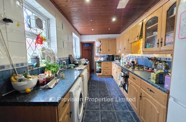 Brudenell Mount, Hyde Park, Leeds - Image 2