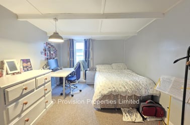 Manor Drive, Hyde Park, Leeds - Image 2