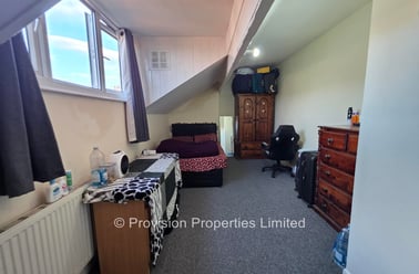 Harold View, Hyde Park, Leeds - Image 2