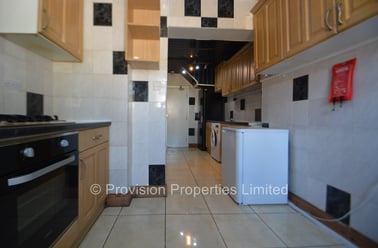 Mayville Road, Hyde Park, Leeds - Image 3