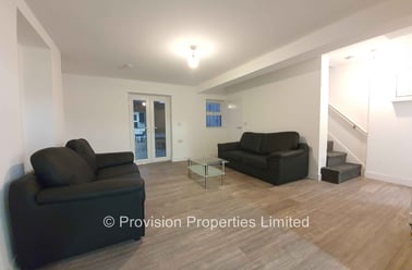 Ash Grove, Hyde Park, Leeds - Image 3