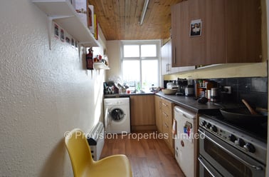 Cliff Road, Rampart Road, Leeds - Image 3