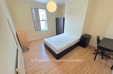 Branksome Place, Hyde Park, Leeds - Image 3