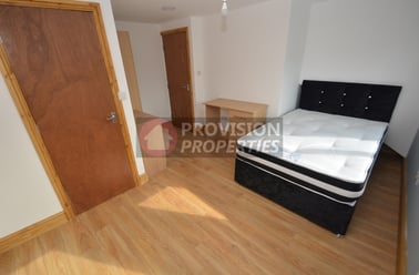 Thornville Mount, Hyde Park, Leeds - Image 2