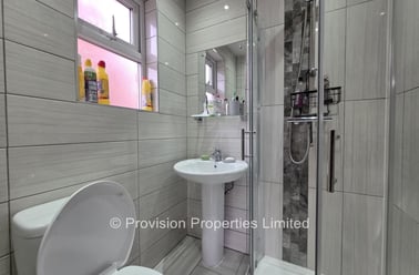 Thornville Mount, Hyde Park, Leeds - Image 2