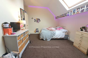 Brudenell Mount, Hyde Park, Leeds - Image 2