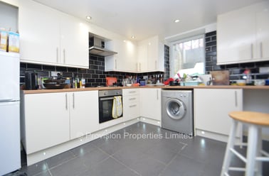 Hessle View, Hyde Park, Leeds - Image 2