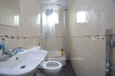 Hessle View, Hyde Park, Leeds - Image 3