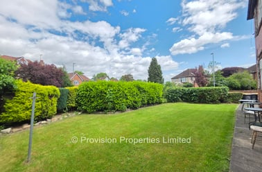 St Chads Drive, Headingley, Leeds - Image 2