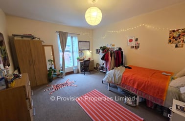 Brudenell Mount, Hyde Park, Leeds - Image 2