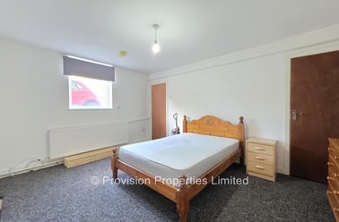 Back Providence Avenue, Rampart Road, Leeds - Image 3