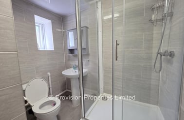 Back Providence Avenue, Rampart Road, Leeds - Image 2